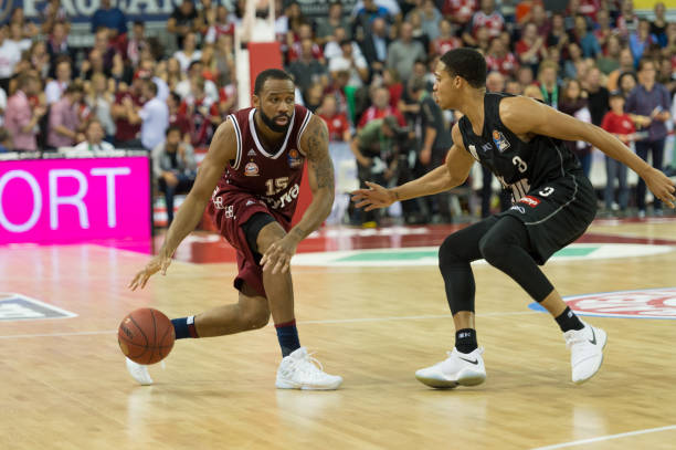 张气氛更是 张气氛更是