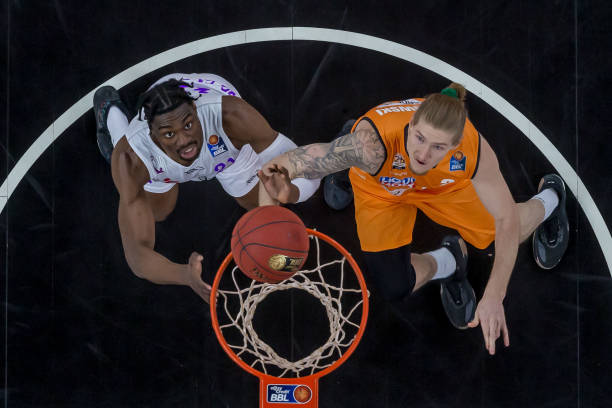 湖人防线拉 湖人防线拉