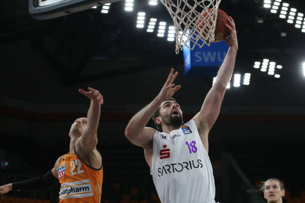 国足要以 国足要以